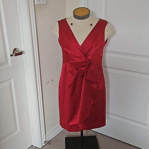 Nanette Lepore Women's V-neck Wrap Dress With Matching Pair Of Earrings 8 Red - Picture 1 of 16